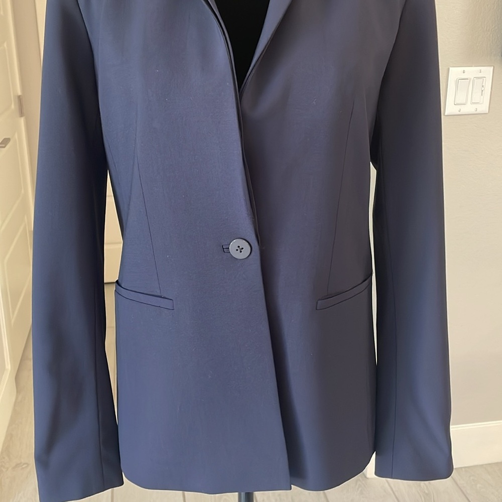 Elie Tahari Navy Blue Blazer in Size 4 - Picture 3 of 12